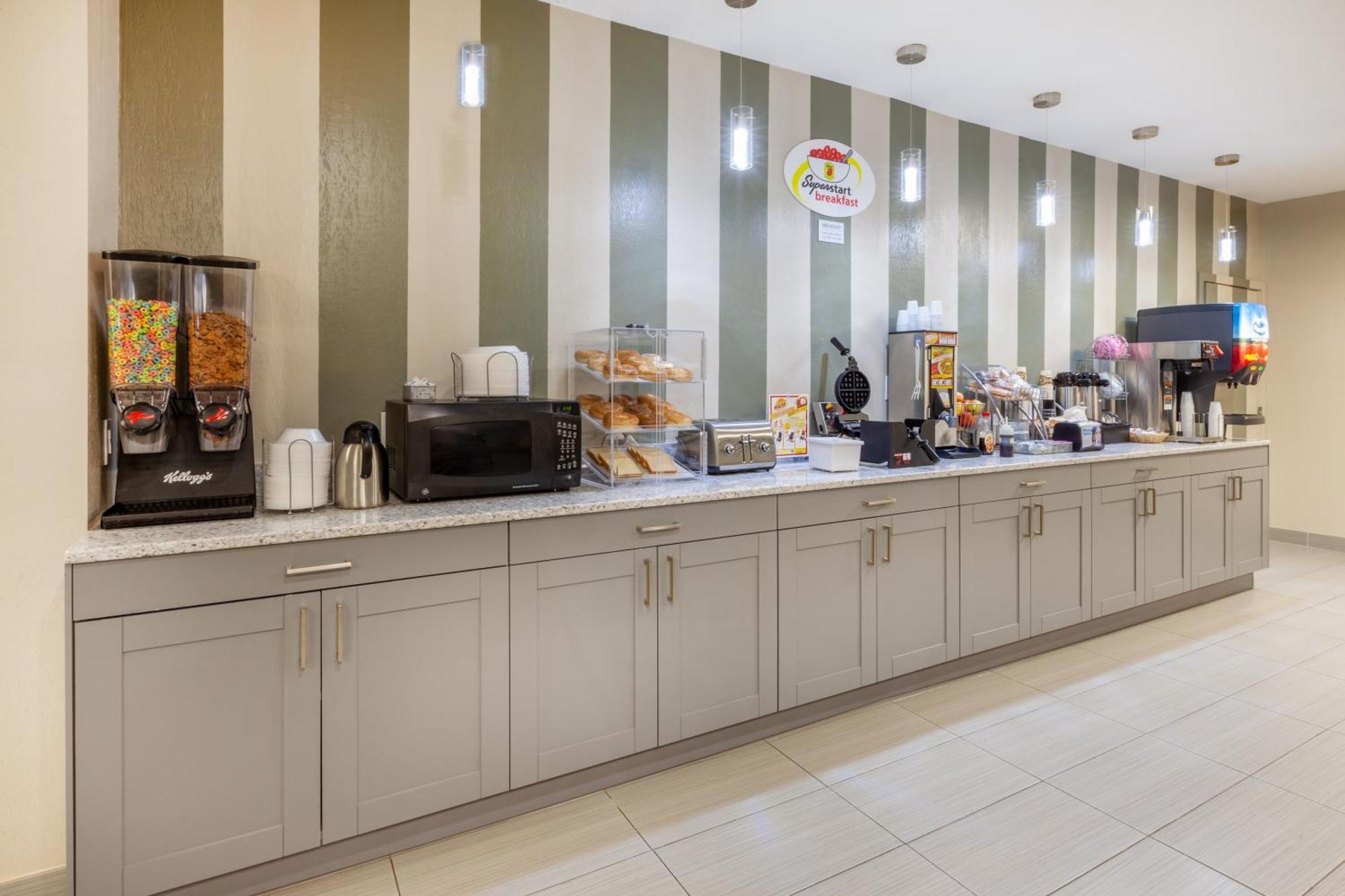 Super 8 By Wyndham La Grange Ky Hotell Exteriör bild